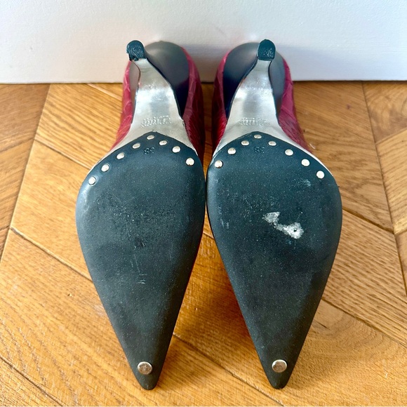 Gianfranco Ferré red crocodile pattern leather high heel pumps EU 38 US 8 - Picture 4 of 5